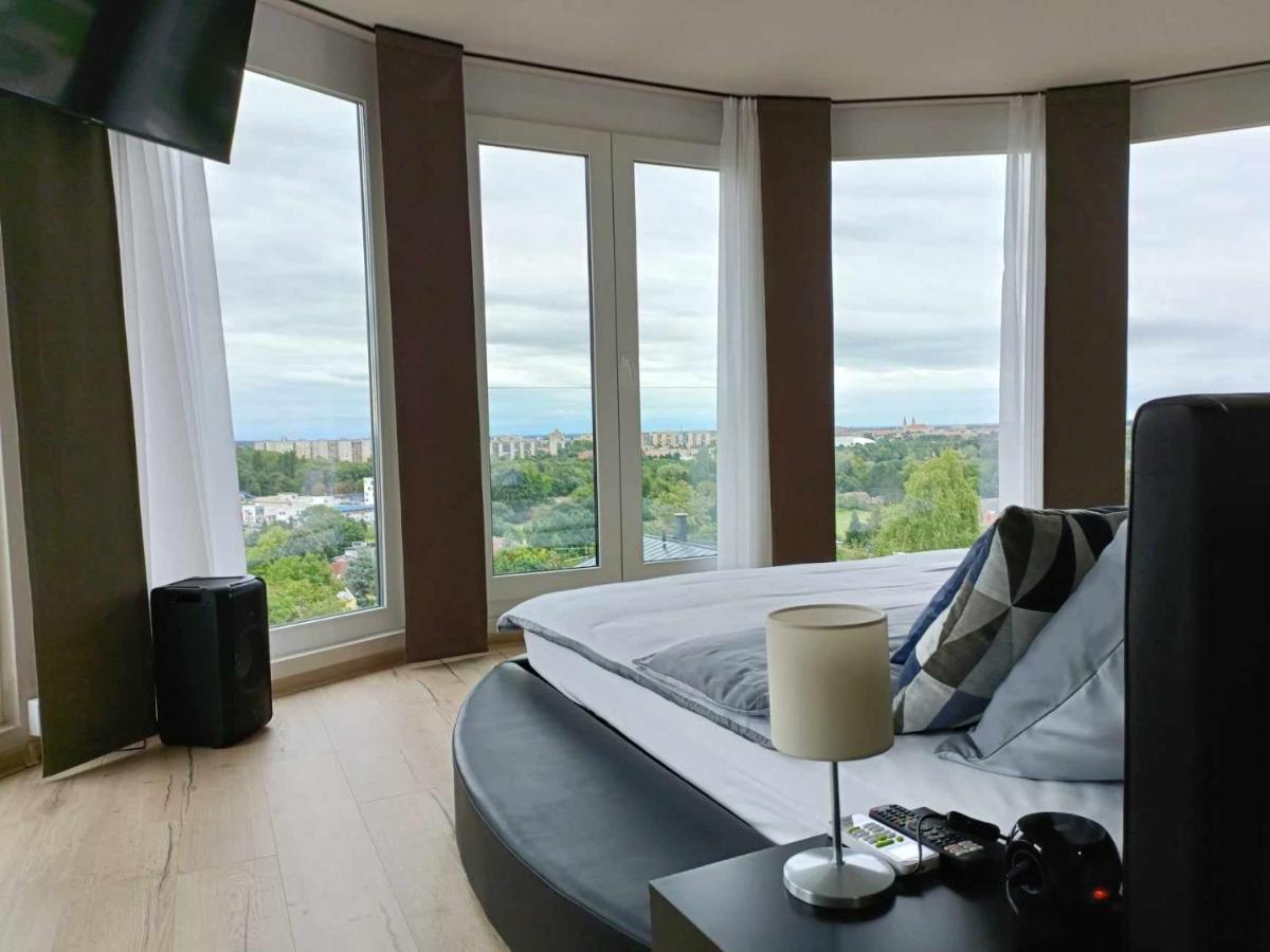 West Panorama Penthouse - Apartment With A Fantastic View Of The City Сомбатхей Экстерьер фото