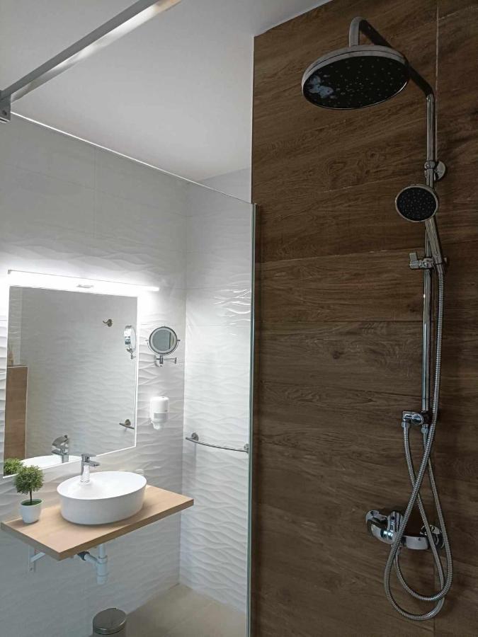 West Panorama Penthouse - Apartment With A Fantastic View Of The City Сомбатхей Экстерьер фото