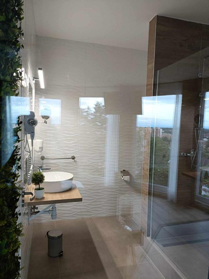 West Panorama Penthouse - Apartment With A Fantastic View Of The City Сомбатхей Экстерьер фото