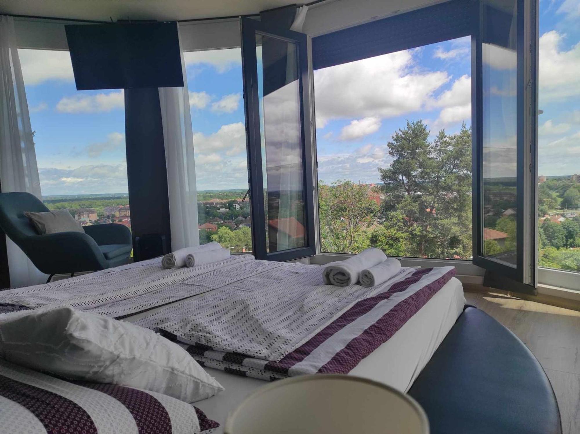 West Panorama Penthouse - Apartment With A Fantastic View Of The City Сомбатхей Экстерьер фото